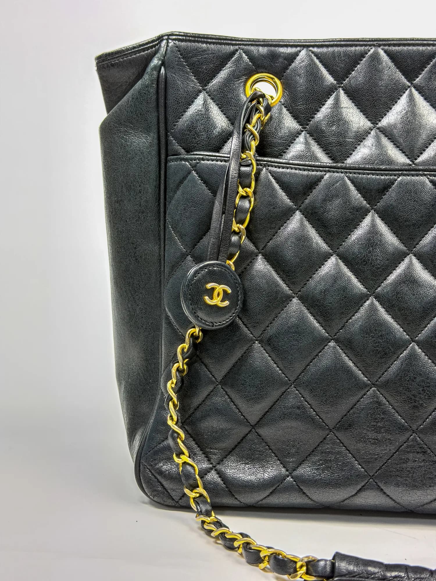 샤넬 그랜드샤핑 캐비어 금장 숄더백 18번대 view 2
