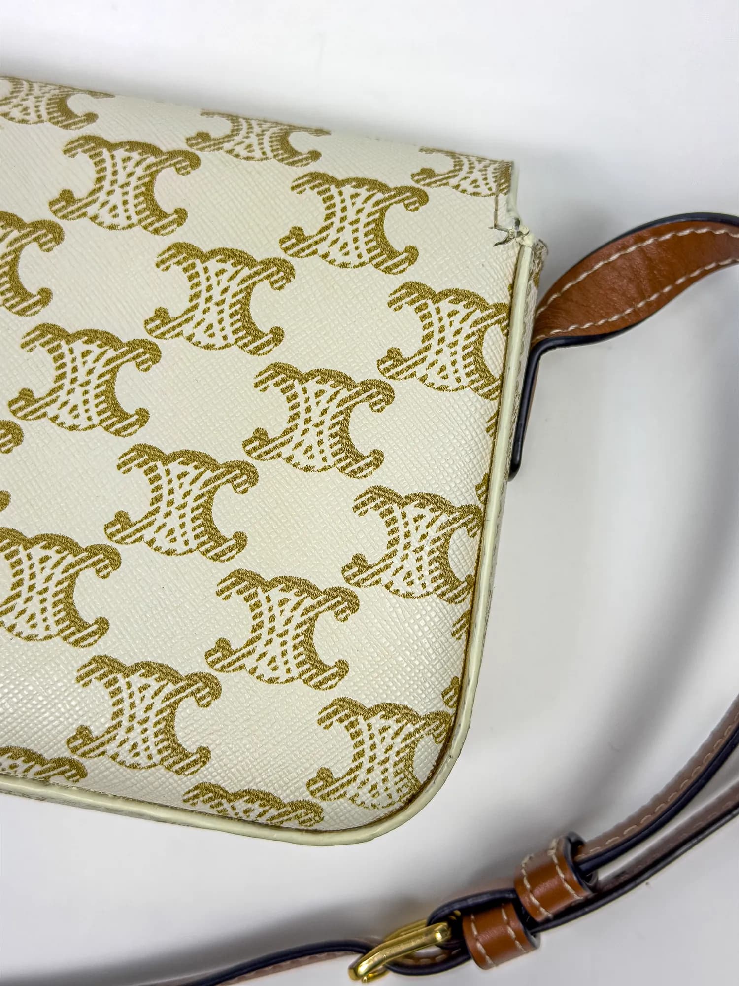 셀린느 트리옹프 캔버스 클로드 화이트 view 2