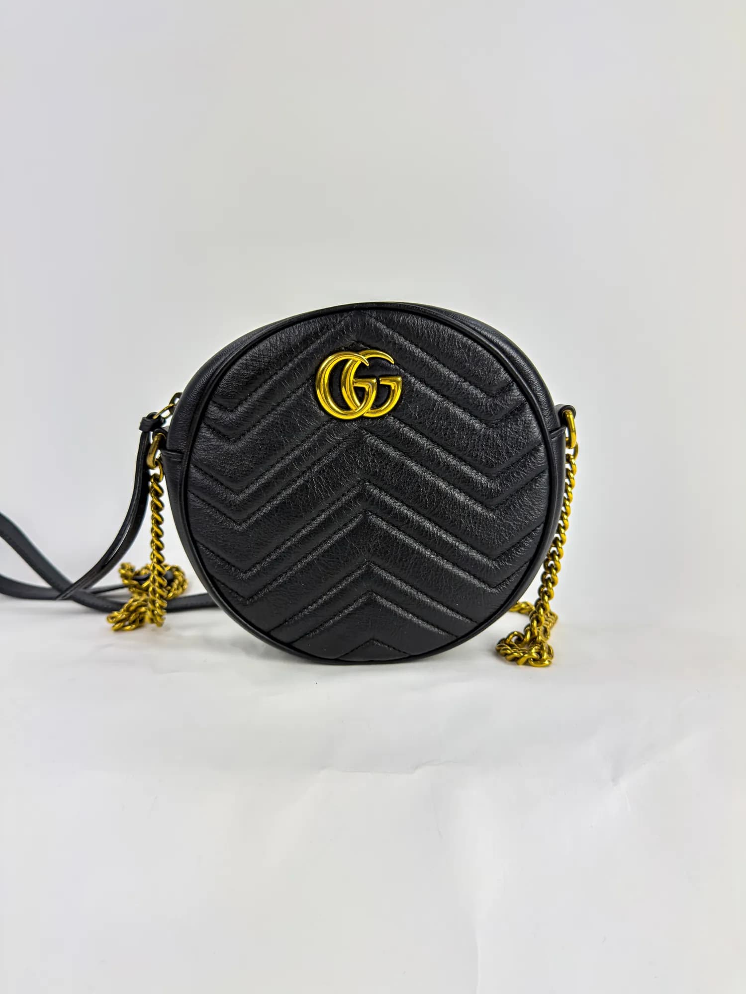구찌 GG 마몽 미니 라운드 숄더백 블랙