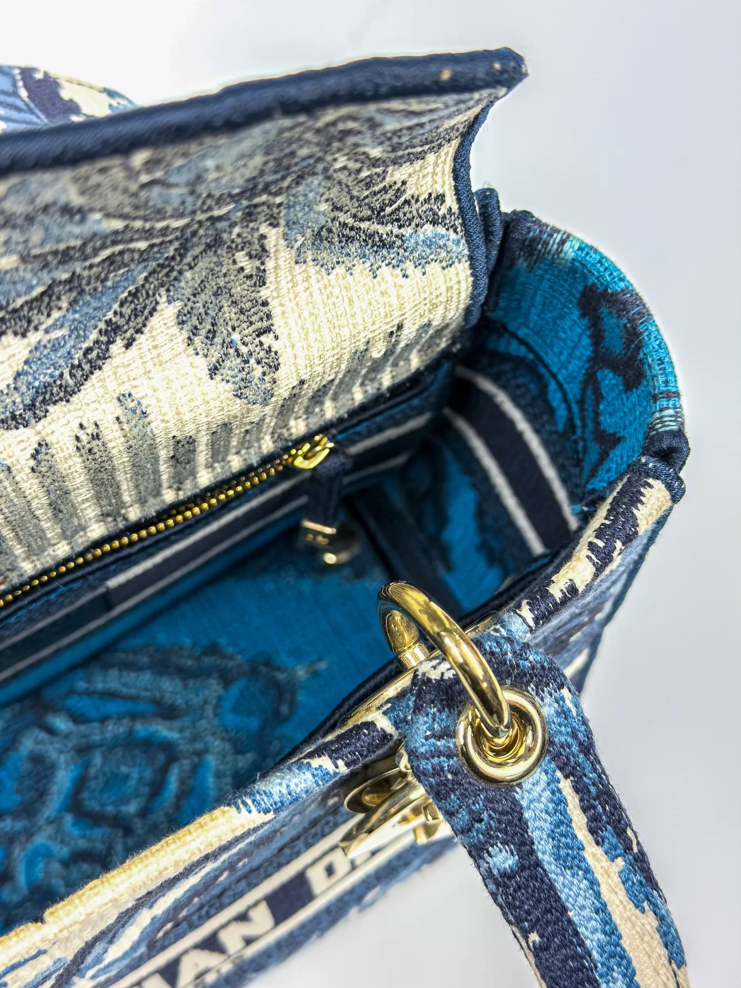 디올 레이디 디라이트 미디엄 view 2